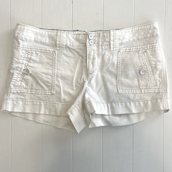 White American Eagle Shorts - Picture 2 of 5